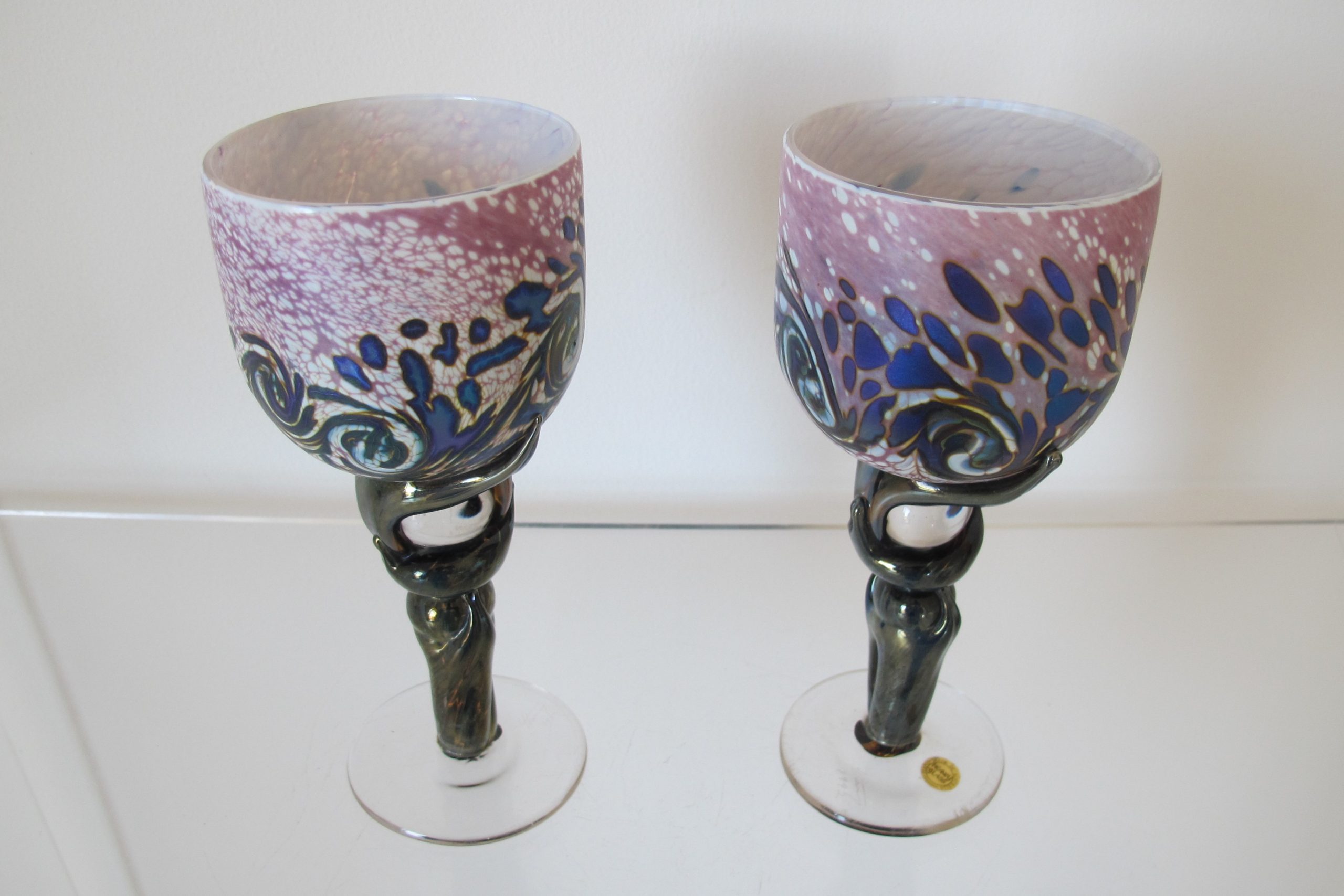 At Auction: UNUSUAL AND RARE COLIN HEANEY GOBLET WITH AMBER STEM, PINK  BOWL, HEART SHAPED INCLUSION, 2000 SIGNATURE TO FOOT
